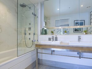 Shower - Villa 8, Estura (Salcombe)