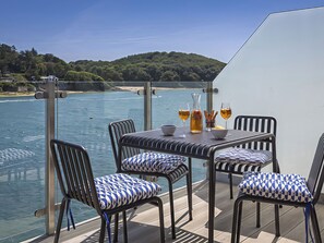 Outdoor dining - Villa 8, Estura (Salcombe)