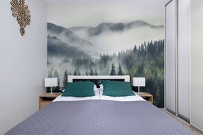 Bügeleisen/Bügelbrett, Reisekinderbett, WLAN, Bettwäsche