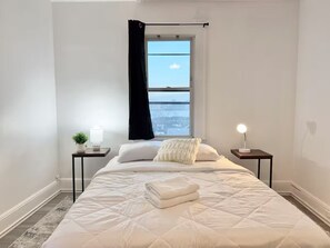 3 bedrooms, iron/ironing board, free WiFi, bed sheets - spacious apartment with NYC views (Edgewater)