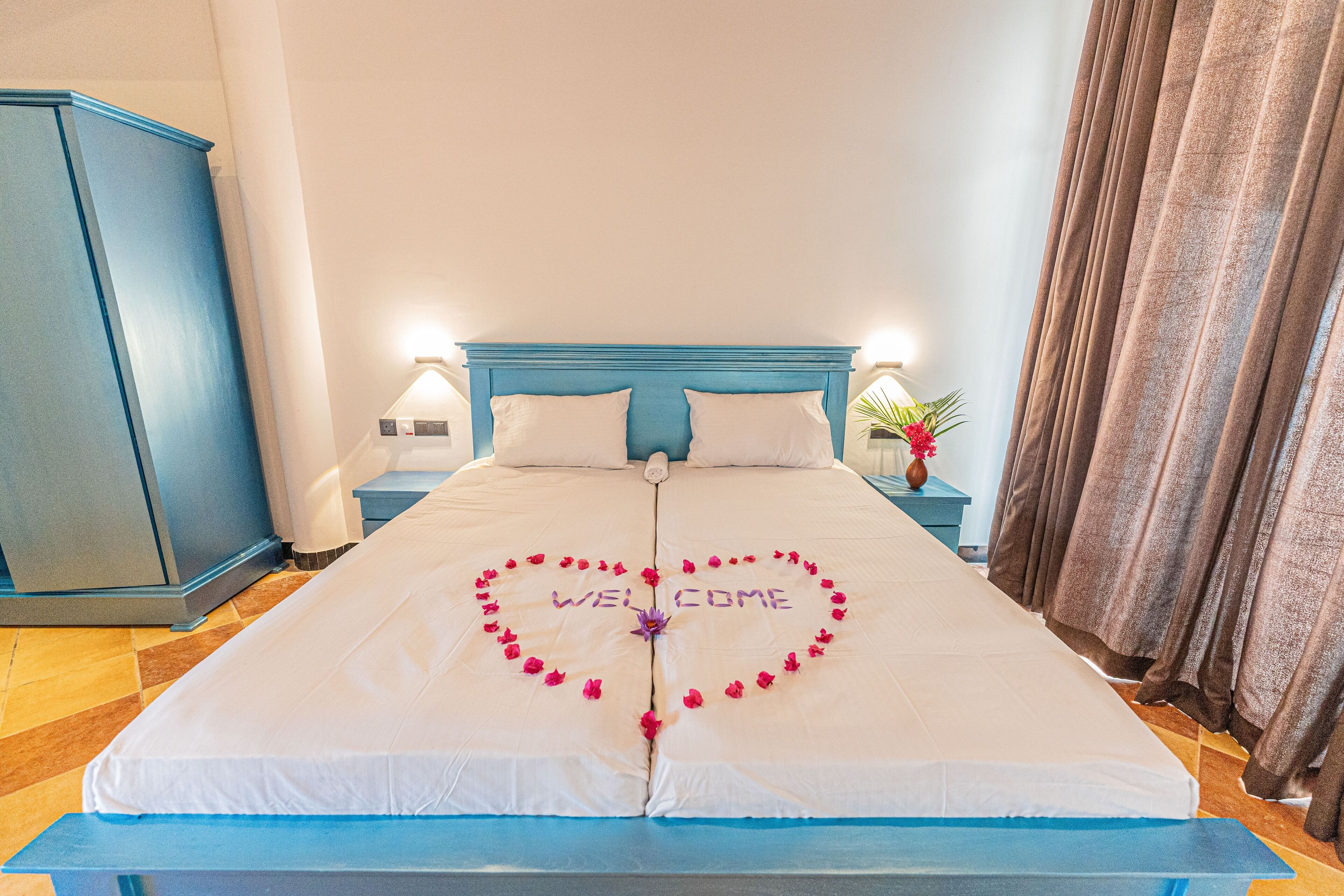 Deluxe dubbelrum - balkong - havsutsikt | Värdeförvaringsskåp på rummet, strykjärn/strykbräda och gratis wi-fi