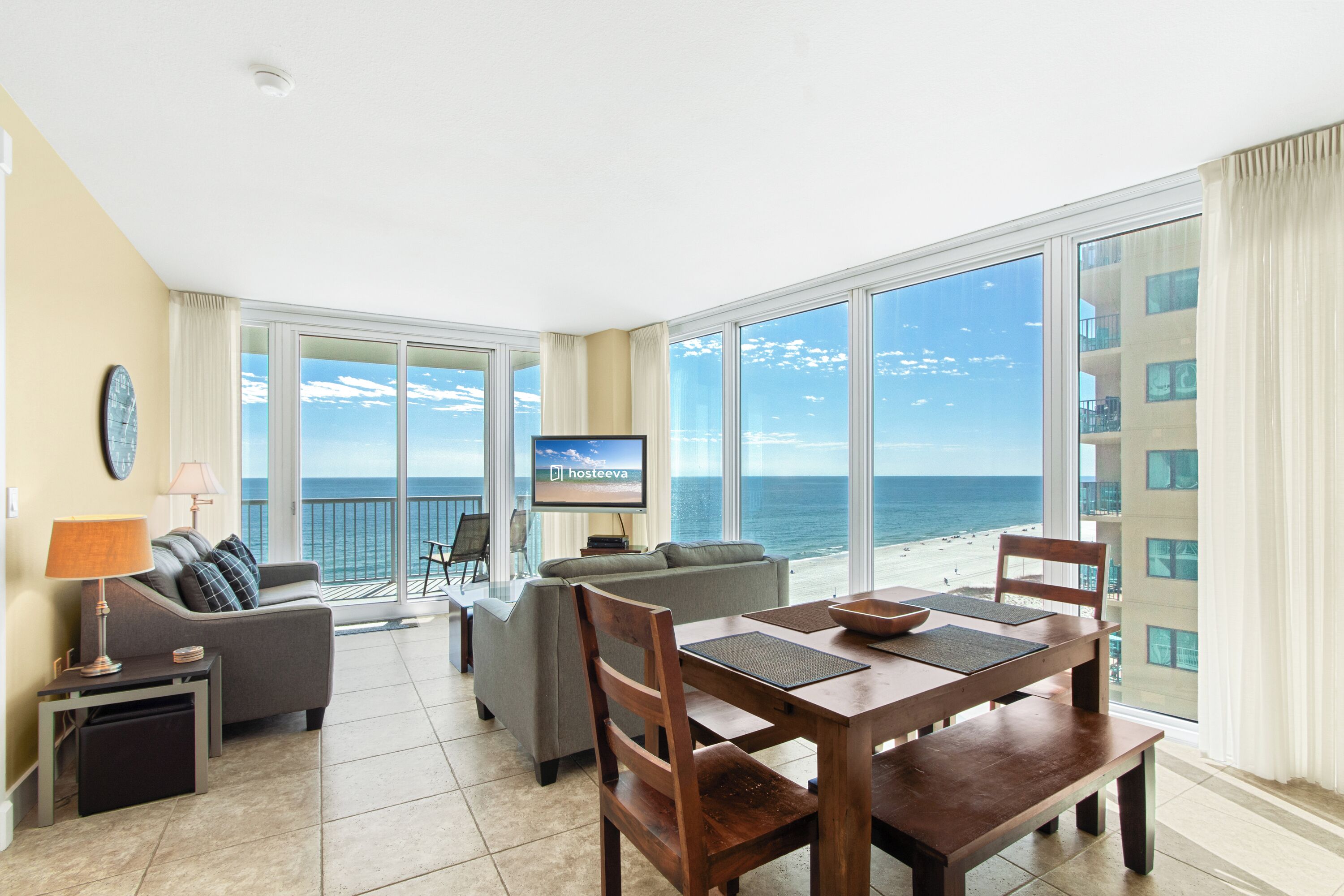シグネチャー コンドミ  ニアム 3 ベッドルーム バルコニー ビーチビュー | 客室内のダイニングエリア