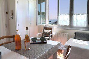 Dining - Les Chants de la Houle (Cancale)