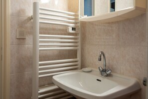 Shower, hair dryer - Les Chants de la Houle (Cancale)