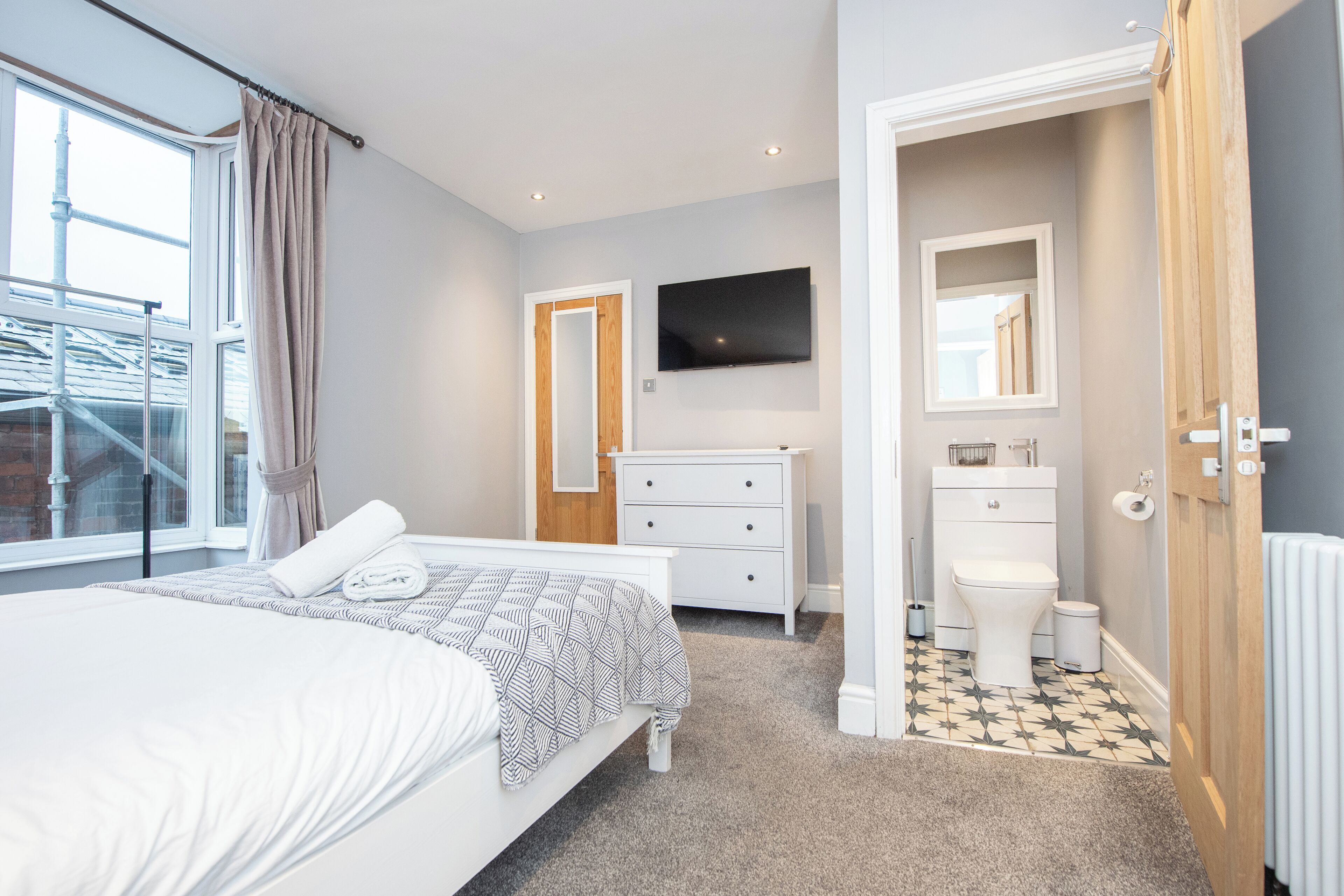 6 soverom, strykejern/-brett, wi-fi og sengetøy