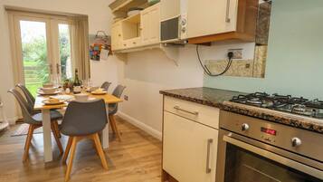 Dishwasher, cookware/dishes/utensils