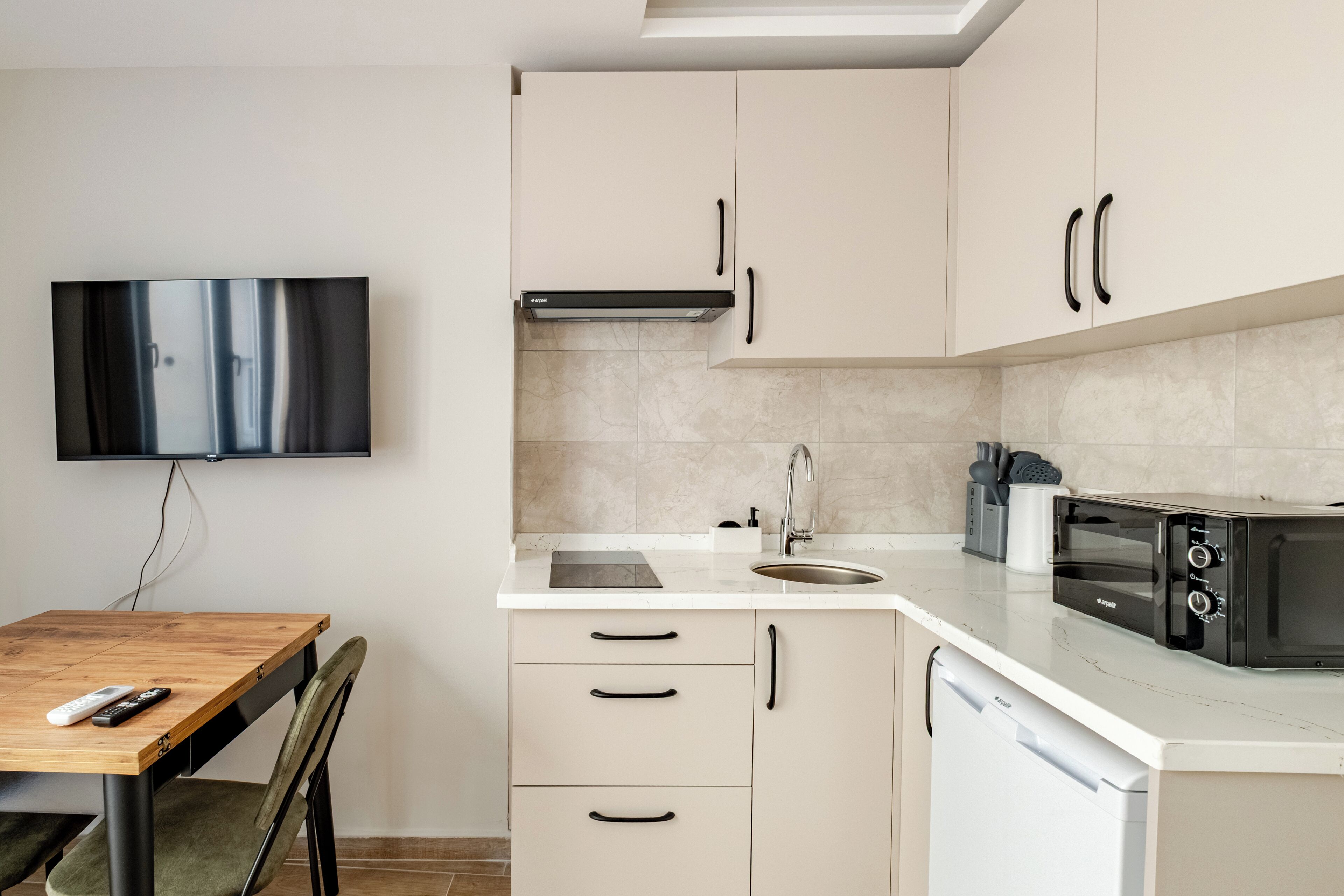 Fridge, microwave, stovetop, electric kettle