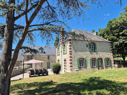 Detached holiday home with open views! Near beach, forest and activities.