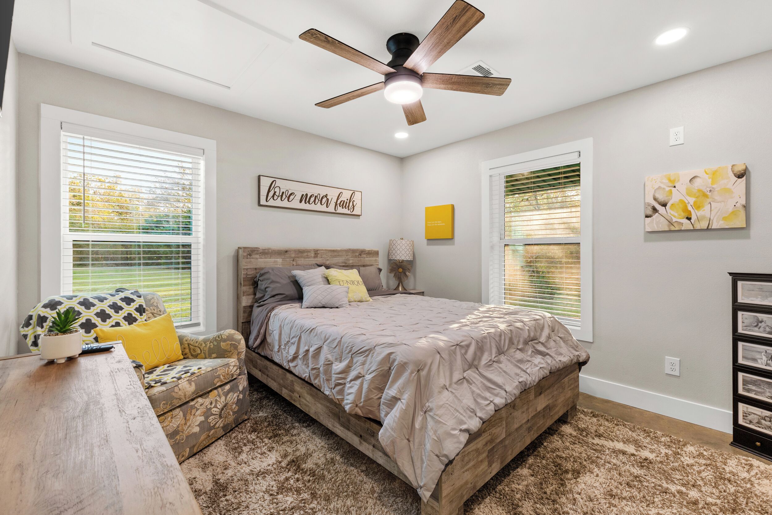 2 bedrooms, WiFi, bed sheets