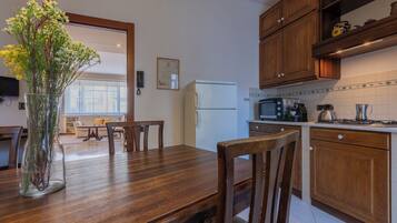 Basic Apartment, Balcony | Private kitchen