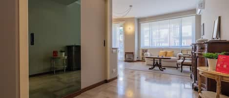 Basic Apartment, Balcony | Living room | 35-cm TV with digital channels