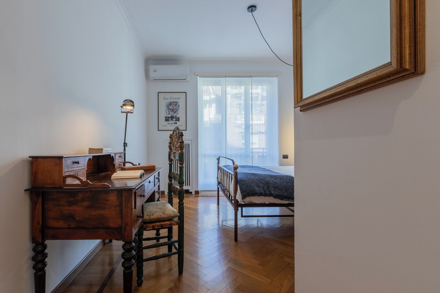 Basic Apartment, Balcony