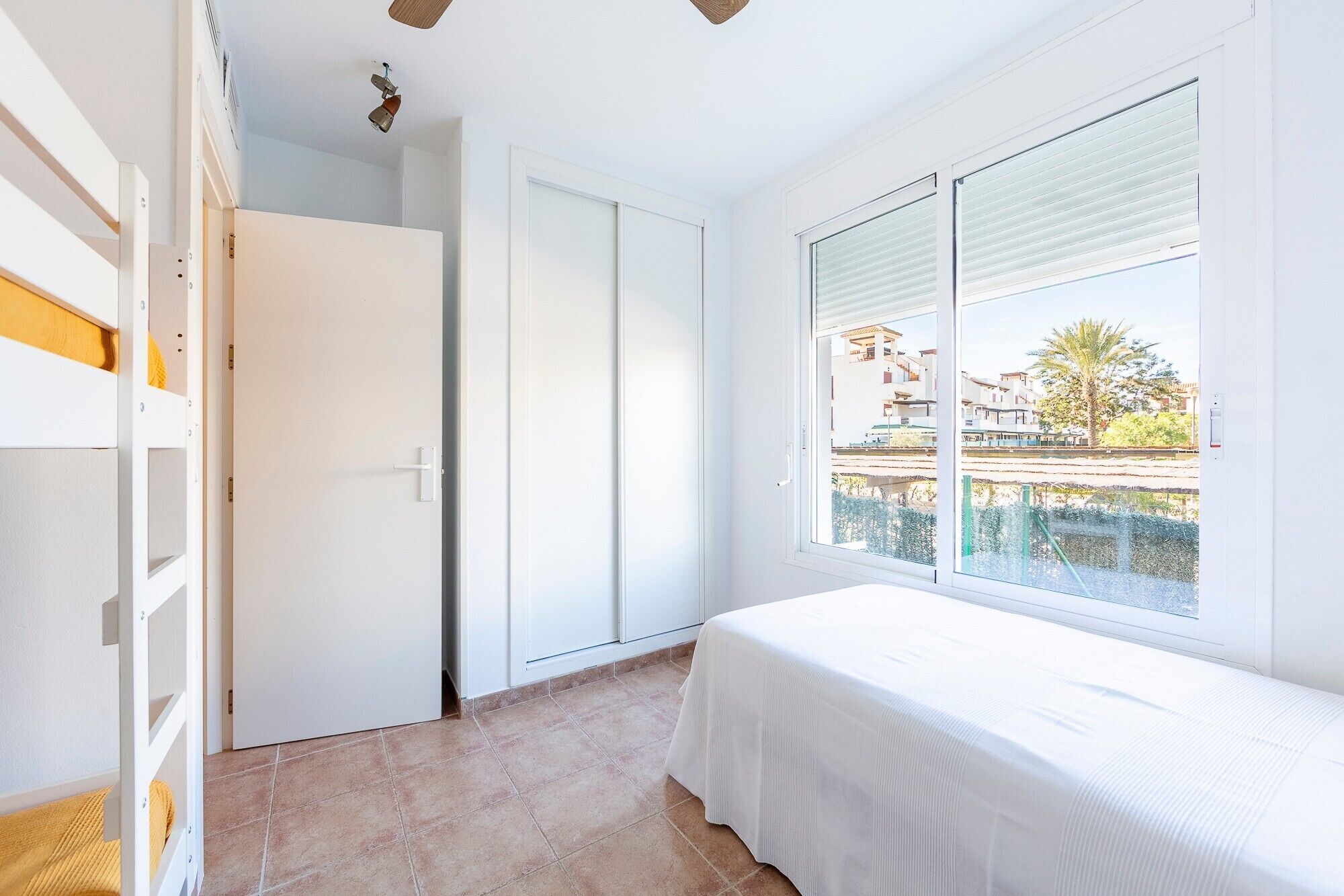 Iron/ironing board, bed sheets