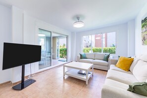 TV - Apartment 'Apartamento Luz De Baria' with Shared Pool, Private Terrace and Air Conditioning (Vera)