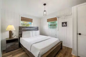 Iron/ironing board, WiFi, bed sheets - Lux - MINS to - HCA FL Hospital - Laguna BEACH - Home (Panama City Beach)