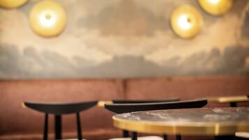 Petit déjeuner buffet (20 EUR par personne)