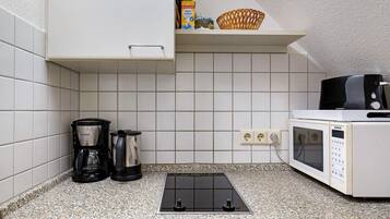 Kühlschrank, Herdplatte, Geschirrspüler