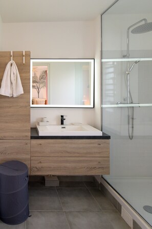 Hair dryer, towels, toilet paper - Charming 1-bedroom apartment with AC in Saint-François (Saint-François)