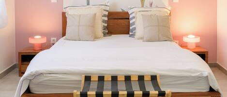 Strykejern/-brett, wi-fi og sengetøy