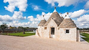 Exterior - Trulli Veronica - Authentic Trulli Retreat (Martina Franca)