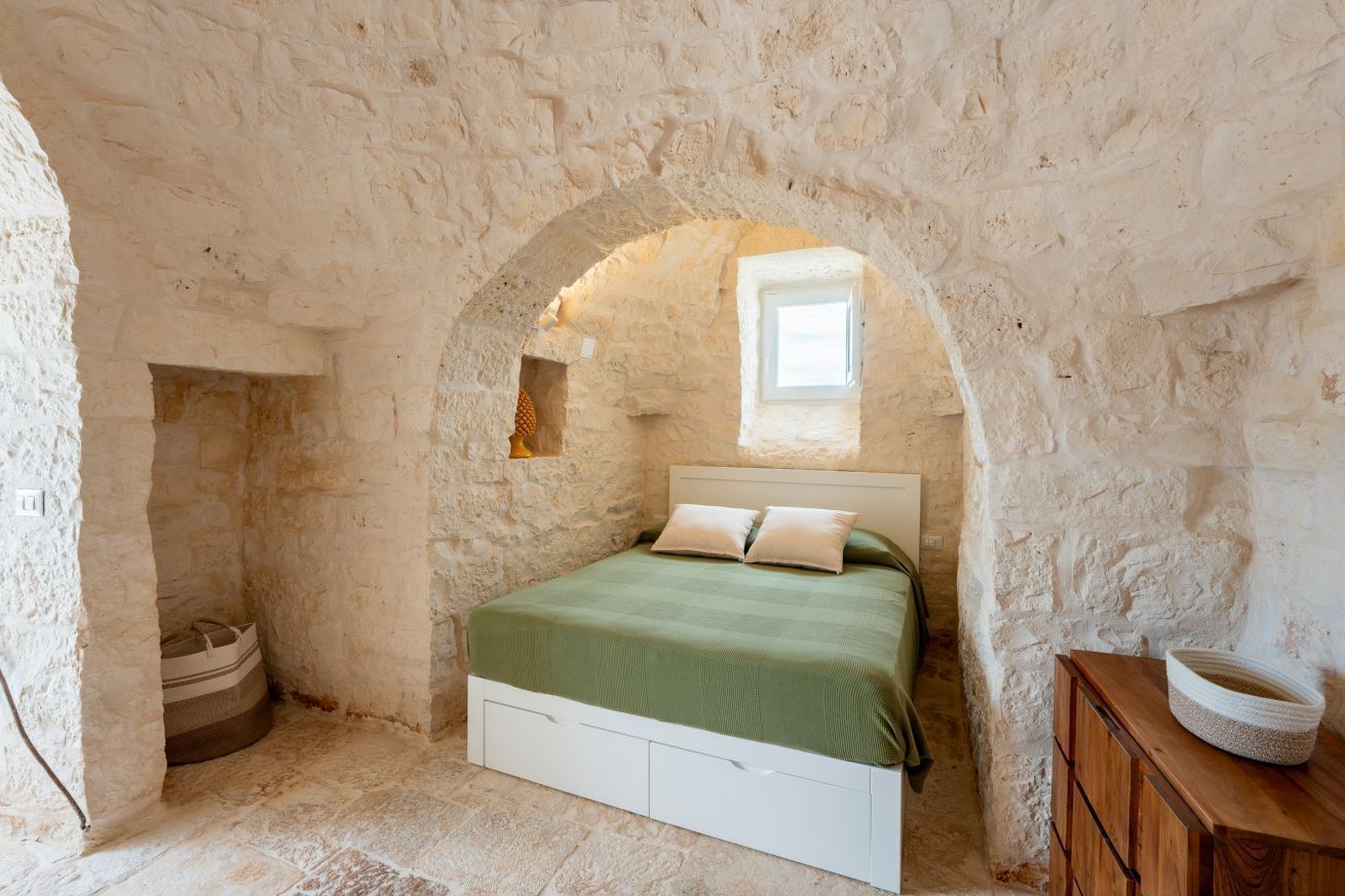 2 bedrooms, iron/ironing board, travel crib, free WiFi