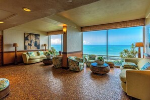 Interior - Oceanfront studio w/ lanai and beach access in Kahana (Lahaina)