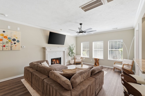 The Roman 2 | Spacious Home with Pool & Game Lounge