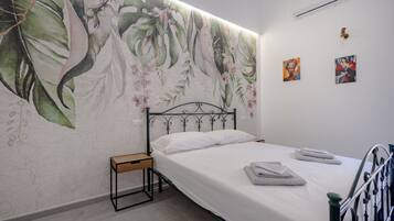2 chambres, fer et planche Ă repasser