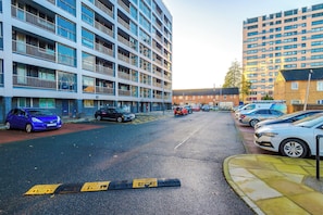 Exterior - Modern 1 Bed - Close to City Centre (Manchester)