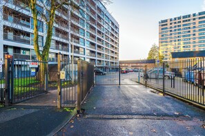 Exterior - Modern 1 Bed - Close to City Centre (Manchester)