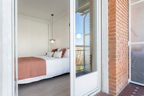 2 bedrooms, iron/ironing board, WiFi, bed sheets - Stylish Bernabeu Apartment. Pedro Teixeira Madrid (Madrid)