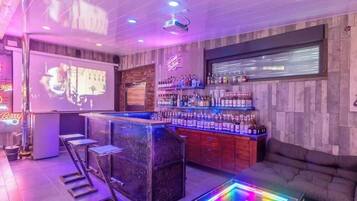 Bar (en la propiedad)