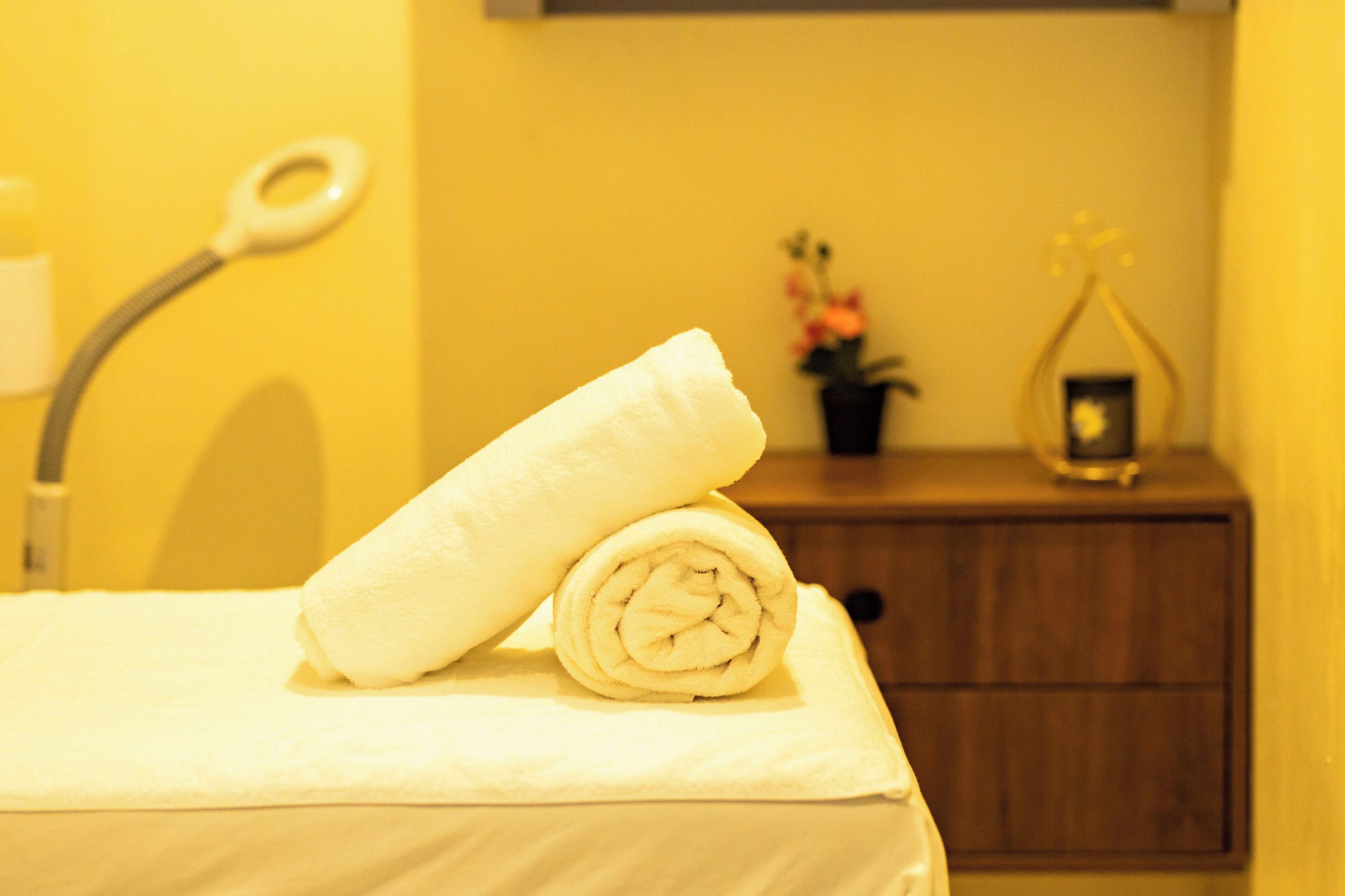 双人护理室、身体护理、热石按摩、深层组织按摩、瑞典式按摩、身体磨砂