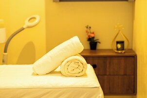 双人护理室、身体护理、热石按摩、深层组织按摩、瑞典式按摩、身体磨砂