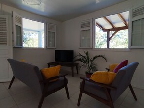 Smart TV, books - Villa Heliconia: 10 minutes from beaches and turtles (Les Anses-d'Arlet)