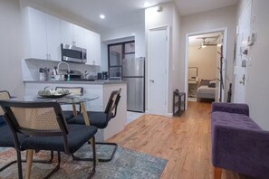 Interior - LARGE NEWLY FURNISHED 3BR APT NEAR CENTRAL PARK (New York)