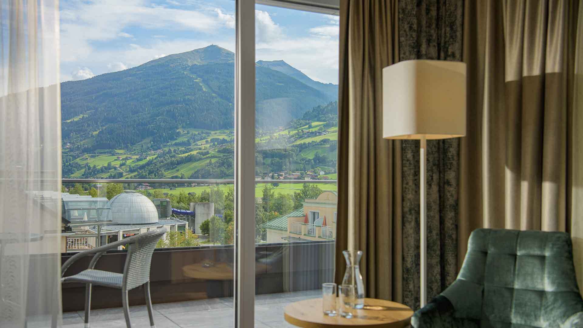 标准公寓, 2 间卧室, 阳台, 山景 | 阳台景观