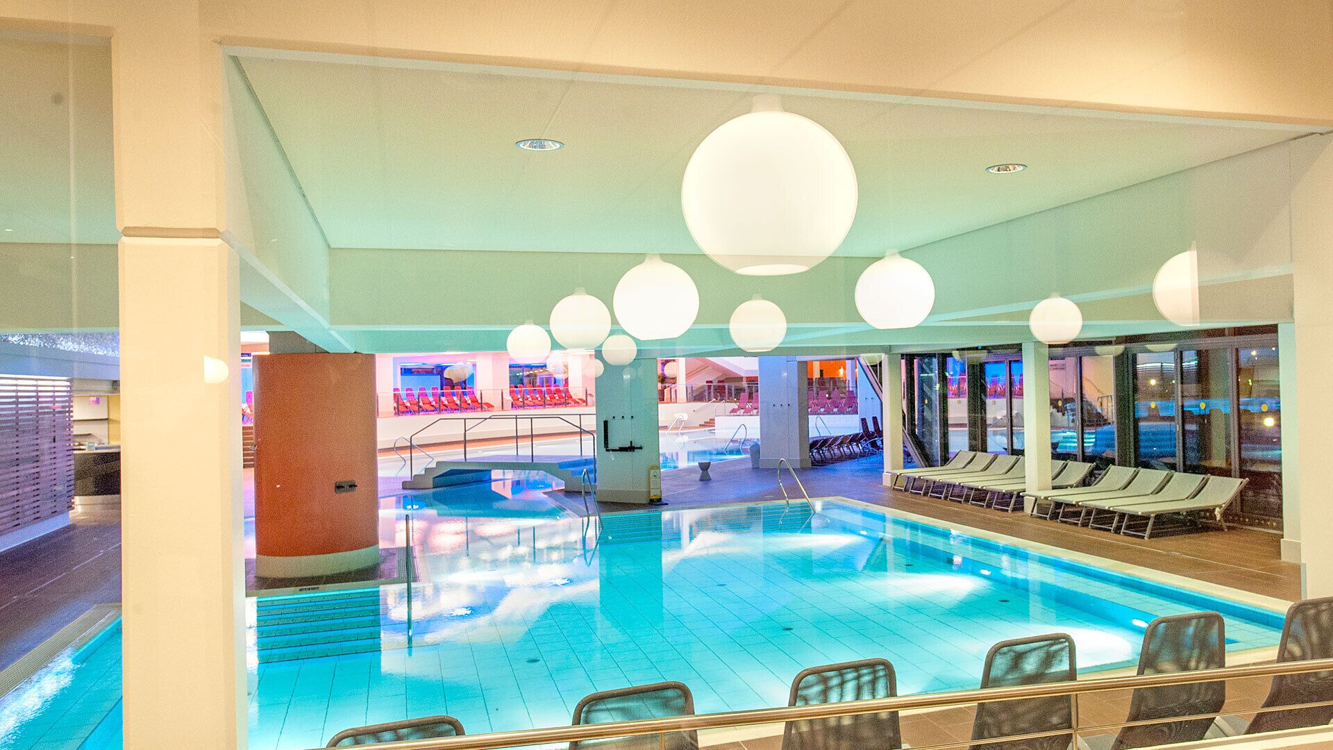 2 indoor pools, 4 outdoor pools, pool umbrellas, pool loungers