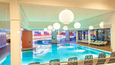 2 indoor pools, 4 outdoor pools, pool umbrellas, sun loungers