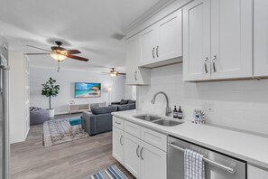 Ferienhaus, Mehrere Betten (El Mar Townhome - Unit D) | Eigene Küche | Ofen, Toaster