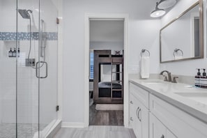 House, Multiple Beds (El Mar Townhome - Unit D) | Bathroom - El Mar Townhome - Unit D (Indian Shores)