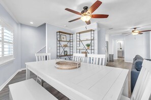 Ferienhaus, Mehrere Betten (El Mar Townhome - Unit D) | Speisen