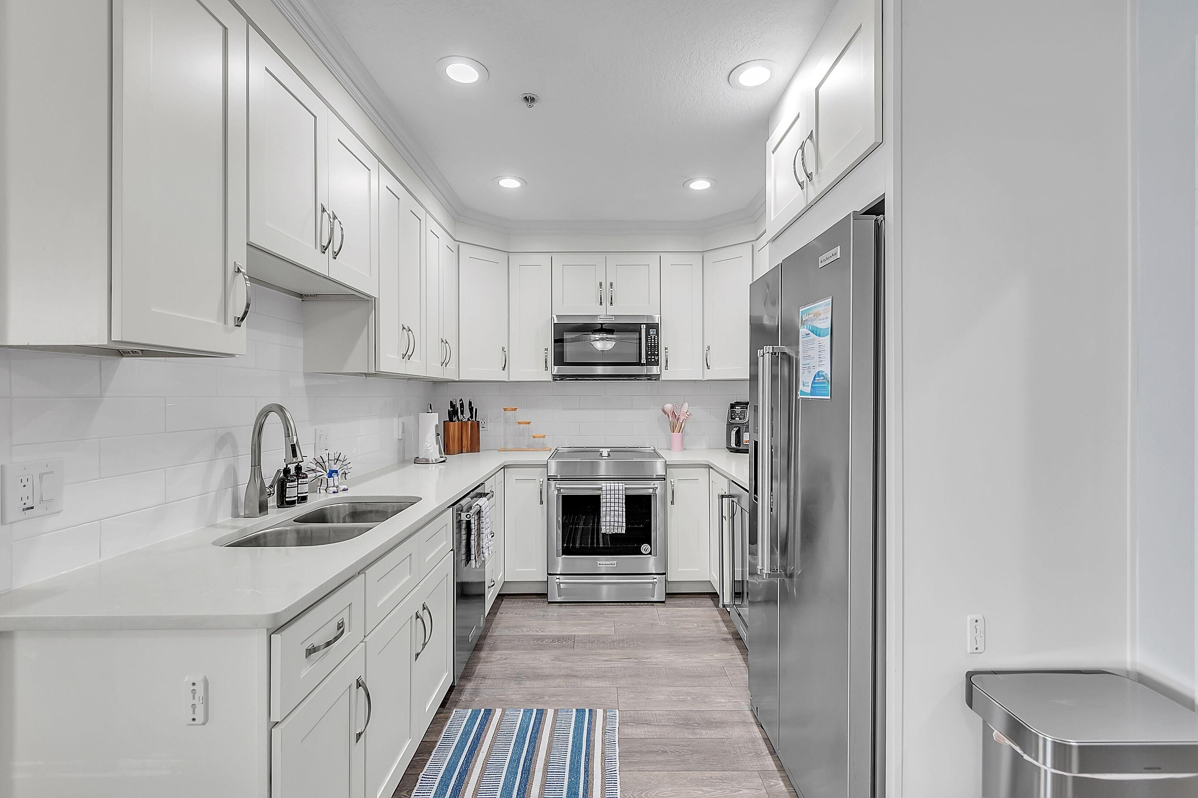 House, Multiple Beds (El Mar Townhome - Unit D) | Private kitchen