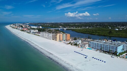 El Mar Townhome - Unit D