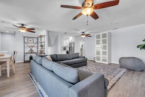 House, Multiple Beds (El Mar Townhome - Unit D) | Living area - El Mar Townhome - Unit D (Indian Shores)