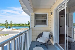House, Multiple Beds (El Mar Townhome - Unit D) | Property grounds - El Mar Townhome - Unit D (Indian Shores)