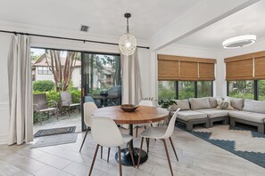TV - Harbour Oaks 413, newly renovated sleeps 8 (St Simons Island)