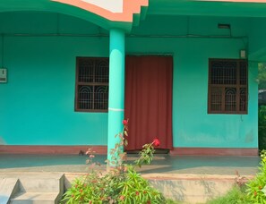 Mặt tiền nơi lưu trú