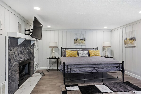 3 bedrooms, iron/ironing board, WiFi, bed sheets - Spacious 3-bedroom Townhouse in tranquil Belleville (Belleville)