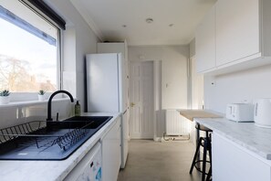 Private kitchen - GuestReady - Charming Retreat in North-West London (London)